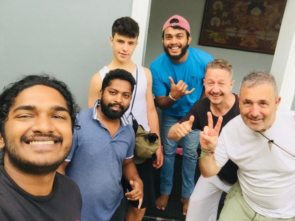 The Lake Round Guest House Kandy Buitenkant foto